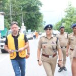 एसएसपी श्वेता चौबे ने कांवड़ मेला-2026 की व्यवस्थाओं का लिया जायजा, श्रद्धालुओं को फल-जल वितरित कर दिया सेवा और सुरक्षा का संदेश